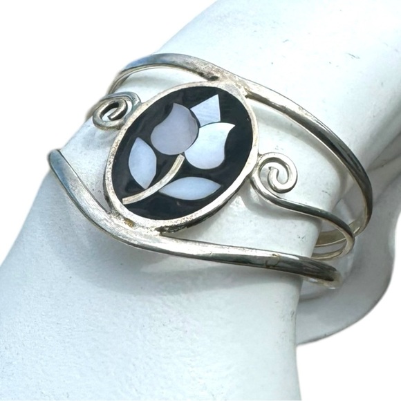 Vintage Alpaca Silver Black Onyx Floral Cuff Bracelet - Picture 1 of 4